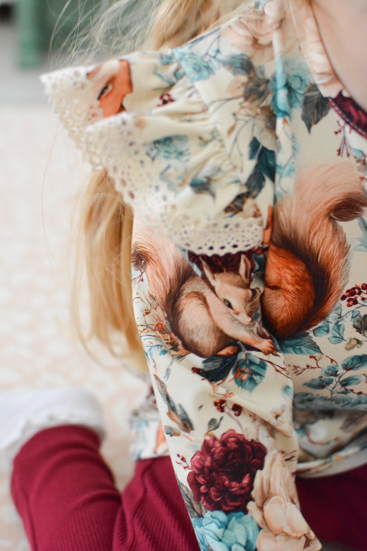 Bluzka Wiewiórki w Kwiatach